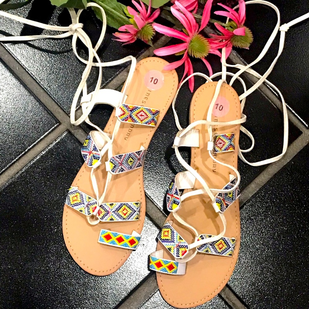 🌻Chinese Laundry Lace-up Sandals